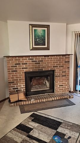9165 North Road F, Palos Hills, IL 60465