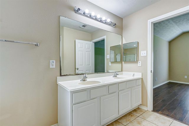 16935 Hampton Glen Court, Houston, TX 77083