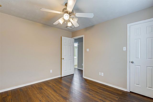 16935 Hampton Glen Court, Houston, TX 77083