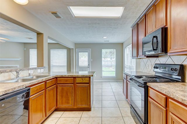 16935 Hampton Glen Court, Houston, TX 77083
