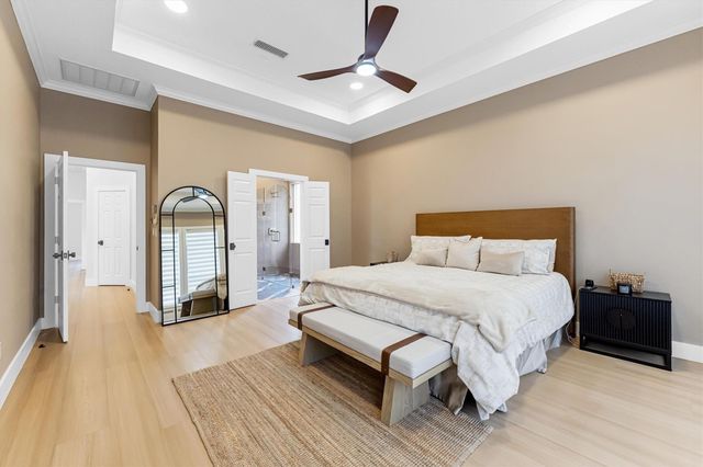 18 Floret Court, The Woodlands, TX 77382