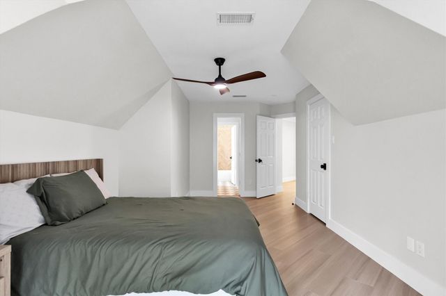 18 Floret Court, The Woodlands, TX 77382