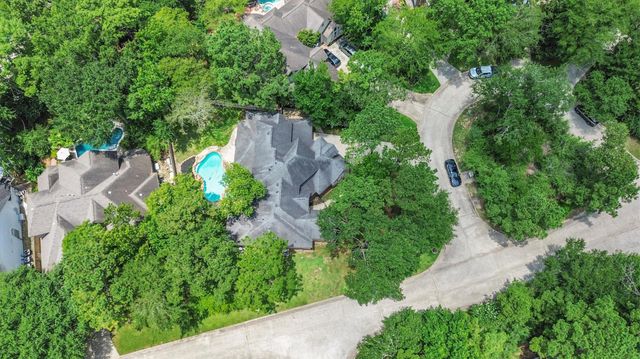 18 Floret Court, The Woodlands, TX 77382