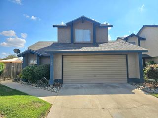 1205 E Ferguson Avenue, Visalia, CA 93292