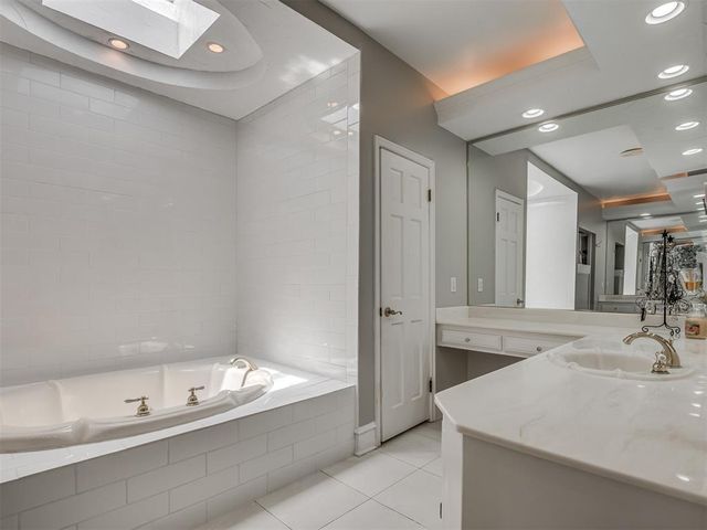 8024 NW 100th Street, Oklahoma City, OK 73162