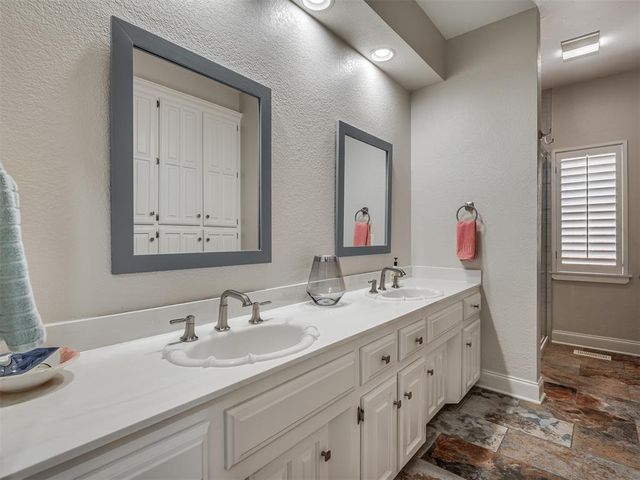 8024 NW 100th Street, Oklahoma City, OK 73162