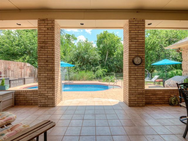8024 NW 100th Street, Oklahoma City, OK 73162