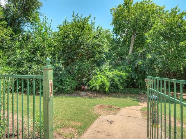 8024 NW 100th Street, Oklahoma City, OK 73162