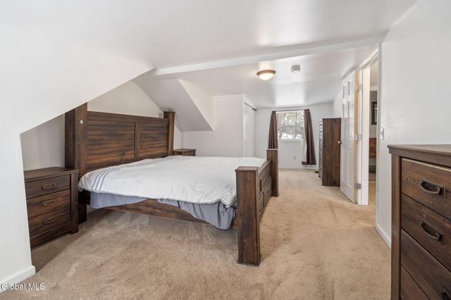 31 Cooper Avenue, Brunswick, NY 12180