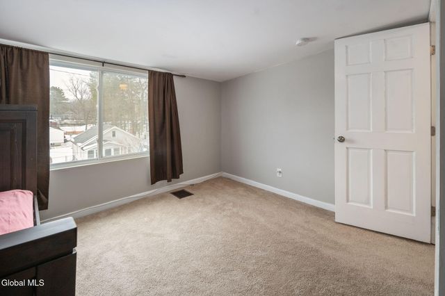 31 Cooper Avenue, Brunswick, NY 12180