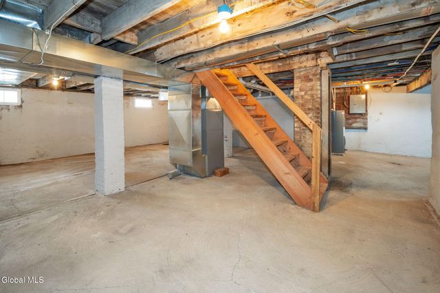 31 Cooper Avenue, Brunswick, NY 12180