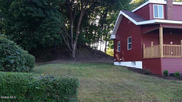 31 Cooper Avenue, Brunswick, NY 12180