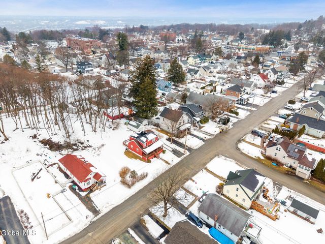 31 Cooper Avenue, Brunswick, NY 12180