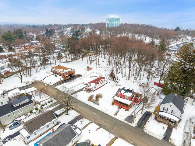 31 Cooper Avenue, Brunswick, NY 12180