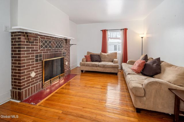 31 Cooper Avenue, Brunswick, NY 12180