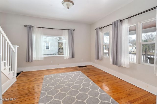 31 Cooper Avenue, Brunswick, NY 12180