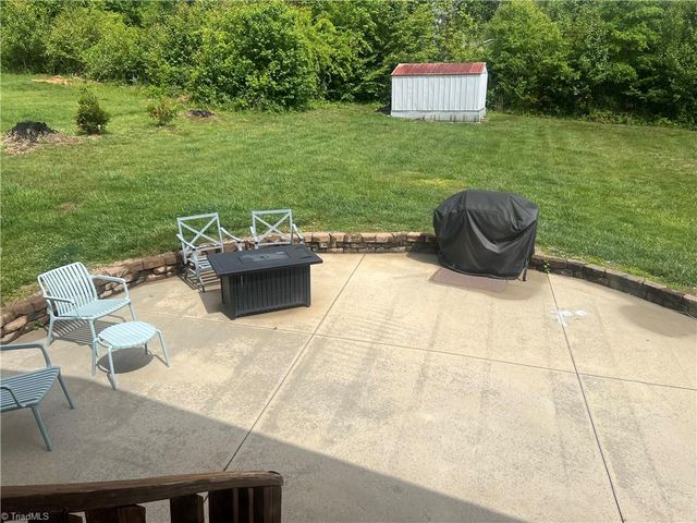 2136 Elizabeth Drive, Mount Airy, NC 27030