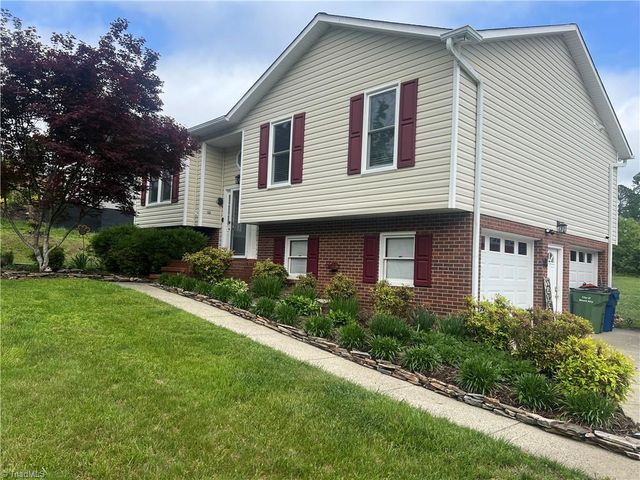 2136 Elizabeth Drive, Mount Airy, NC 27030