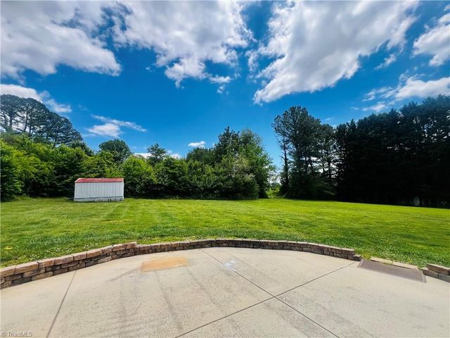 2136 Elizabeth Drive, Mount Airy, NC 27030