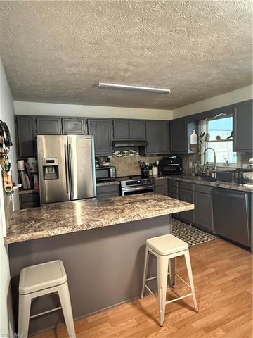 2136 Elizabeth Drive, Mount Airy, NC 27030