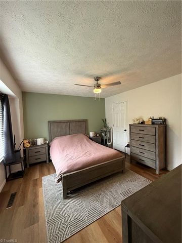 2136 Elizabeth Drive, Mount Airy, NC 27030
