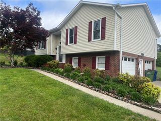 2136 Elizabeth Drive, Mount Airy, NC 27030
