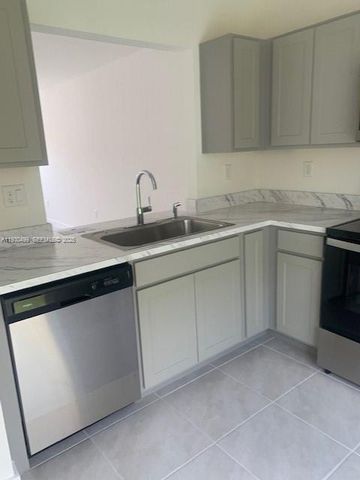 480 NE 5th St, Florida City, FL 33034