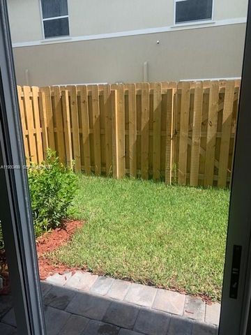 480 NE 5th St, Florida City, FL 33034