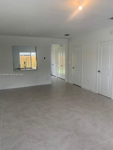 480 NE 5th St, Florida City, FL 33034