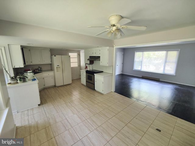 405 KRESSON RD, Voorhees, NJ 08043