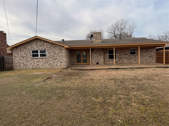 7605 Pinehurst Drive W, Fort Worth, TX 76134