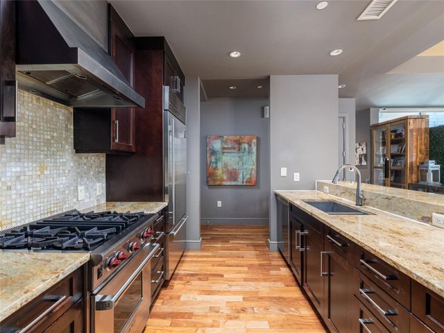 98 San Jacinto BLVD 1703, Austin, TX 78701