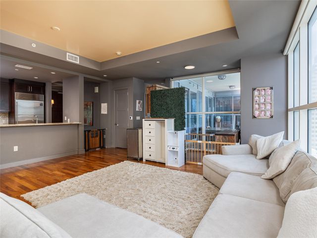 98 San Jacinto BLVD 1703, Austin, TX 78701