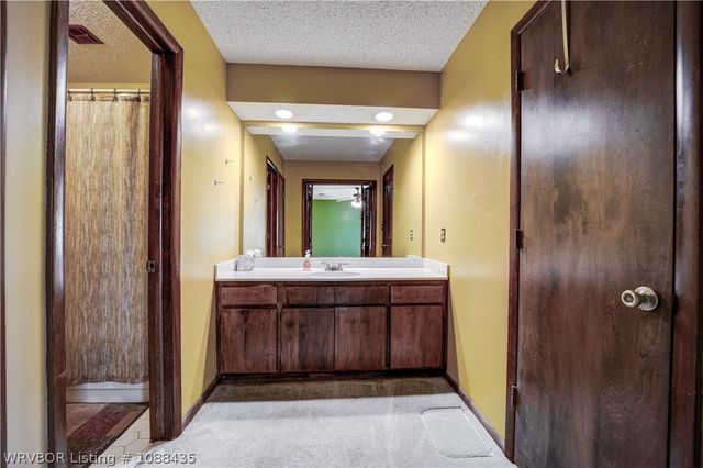 9900 Kingsley Place, Fort Smith, AR 72908