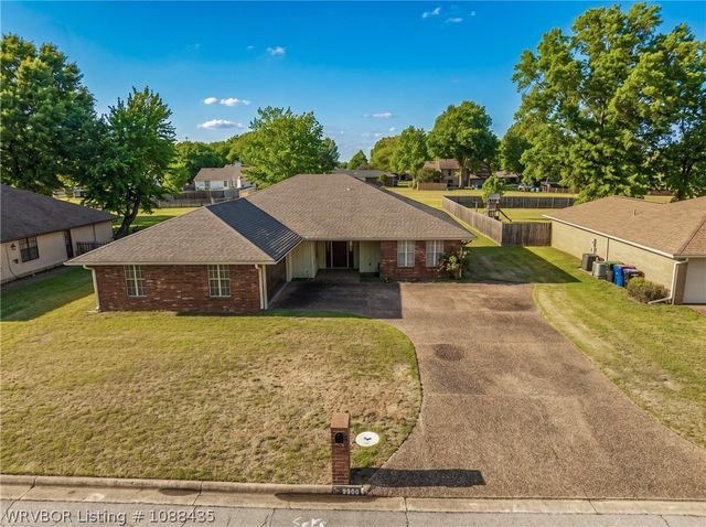 9900 Kingsley Place, Fort Smith, AR 72908