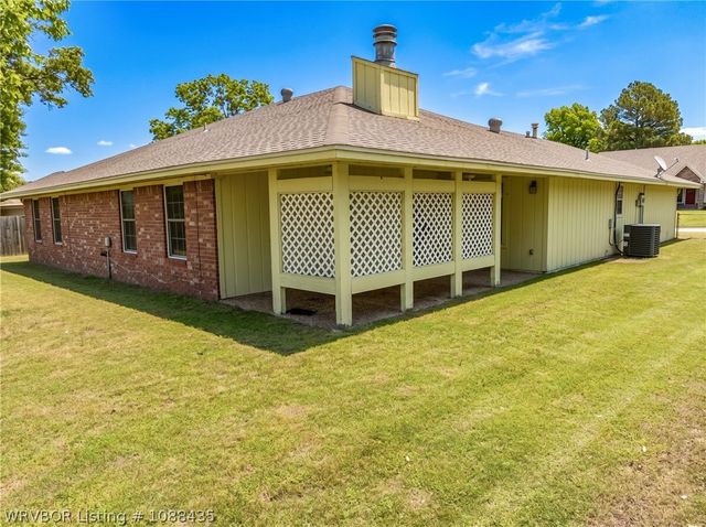 9900 Kingsley Place, Fort Smith, AR 72908