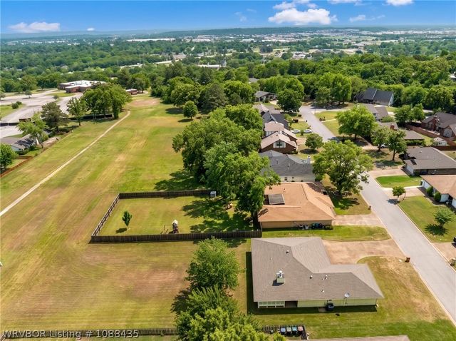 9900 Kingsley Place, Fort Smith, AR 72908