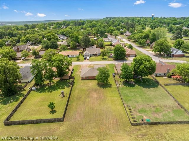 9900 Kingsley Place, Fort Smith, AR 72908