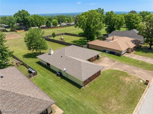 9900 Kingsley Place, Fort Smith, AR 72908