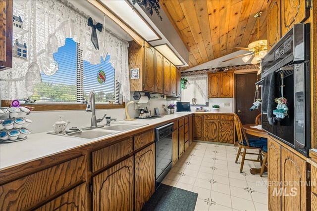 2503 Lyle Ct, Nampa, ID 83651
