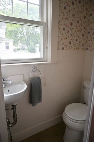 72 Washington St, Natick, MA 01760