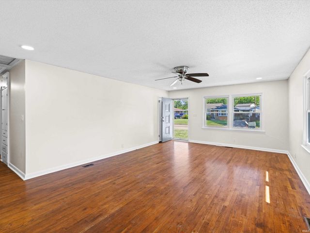 3027 Graham Avenue, Evansville, IN 47714