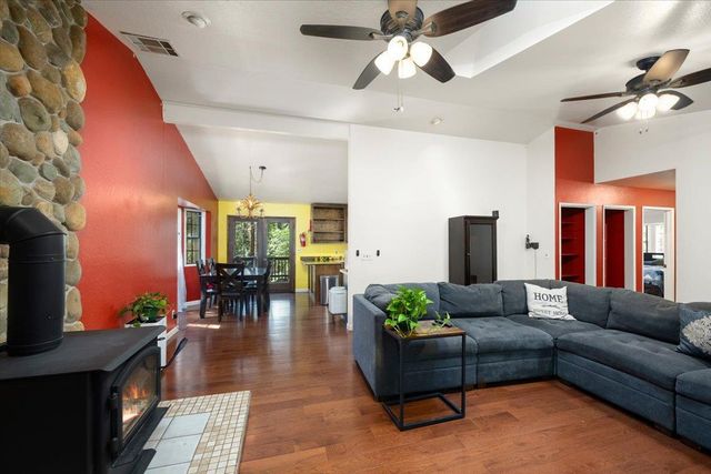 6470 Ridgeway Dr, Pollock Pines, CA 95726