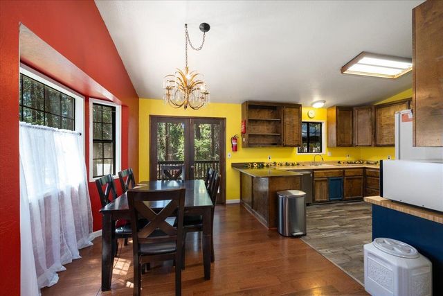 6470 Ridgeway Dr, Pollock Pines, CA 95726