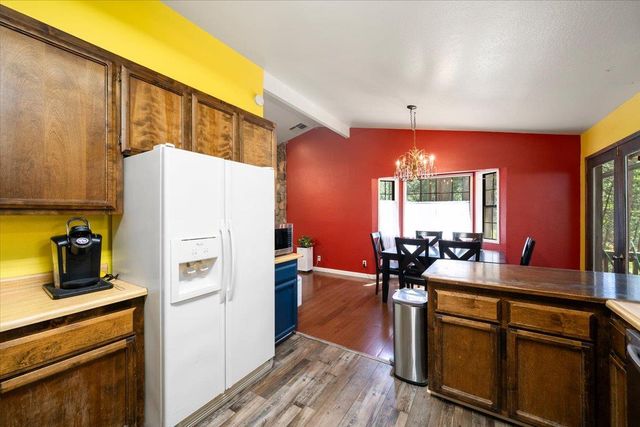 6470 Ridgeway Dr, Pollock Pines, CA 95726