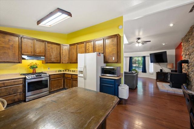 6470 Ridgeway Dr, Pollock Pines, CA 95726