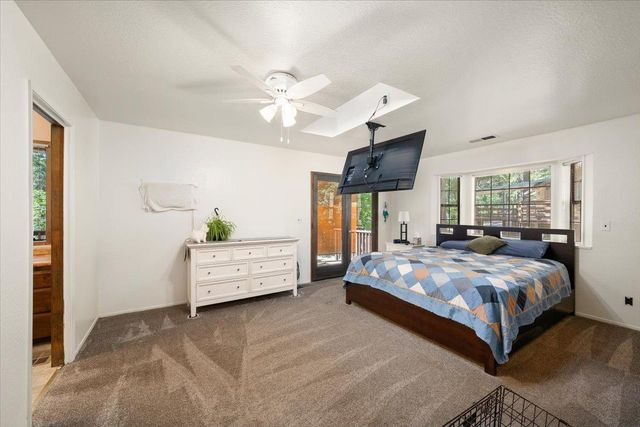 6470 Ridgeway Dr, Pollock Pines, CA 95726