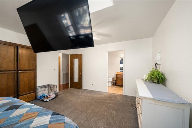 6470 Ridgeway Dr, Pollock Pines, CA 95726