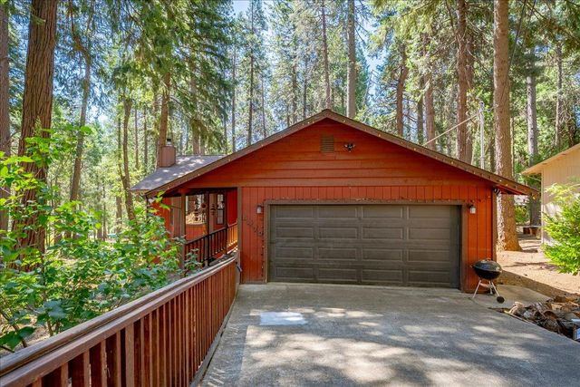 6470 Ridgeway Dr, Pollock Pines, CA 95726