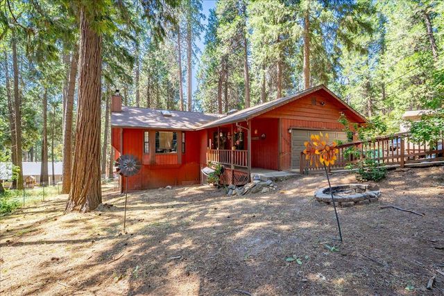 6470 Ridgeway Dr, Pollock Pines, CA 95726